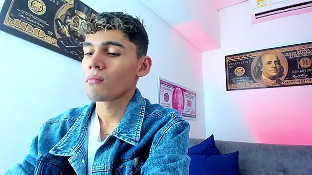 EstebanPerez  online show from December 16, 2024, 12:06 pm