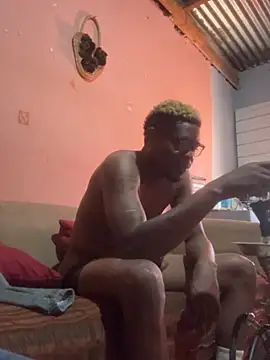 Maskman941 online show from April 7, 2026, 9:32 am