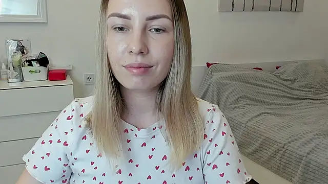 Mia shy1 online show from January 6, 2025, 12:24 pm