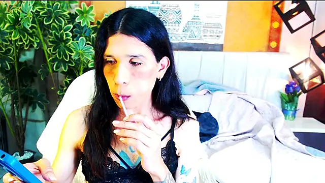 SaraSofia44 online show from June 14, 2026, 4:25 am