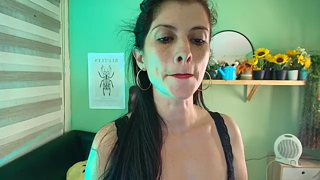 Snapshot of Aliiz_01 chatting on March 7, 2025, 2:25 am Aliiz 01 online show from March 7, 2025, 2:25 am