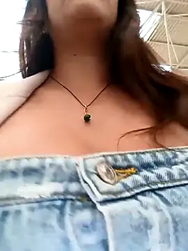 Snapshot of Lena-32 chatting on February 10, 2026, 10:47 pm Lena-32 online show from February 10, 2026, 10:47 pm