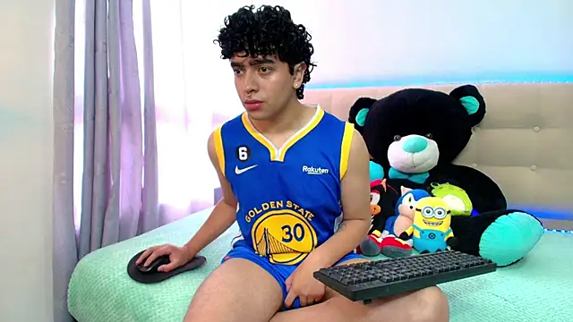  nickconnor01 online show from December 13, 2024, 7:53 pm