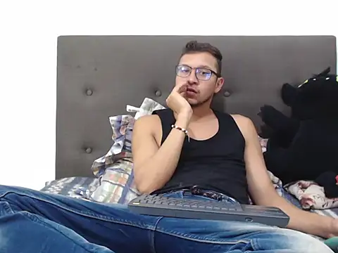 andy loverxx online show from February 24, 2026, 11:58 pm