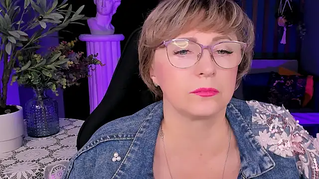 sugar vivien online show from October 15, 2025, 1:33 pm