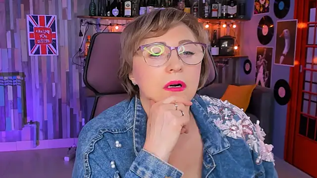 sugar vivien online show from November 24, 2025, 1:11 pm