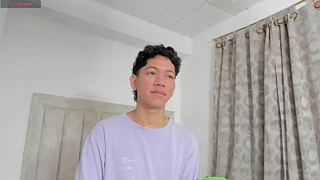 JulianRose 1 online show from December 22, 2024, 11:11 am