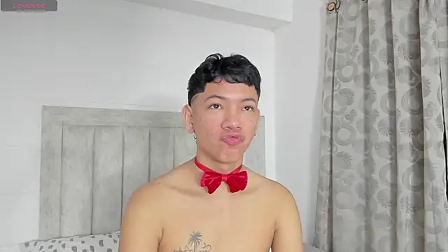 JulianRose 1 online show from December 24, 2024, 10:55 am