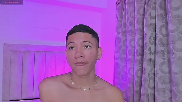 JulianRose 1 online show from January 10, 2025, 2:02 pm