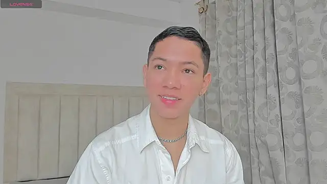 JulianRose 1 online show from February 14, 2025, 11:21 am