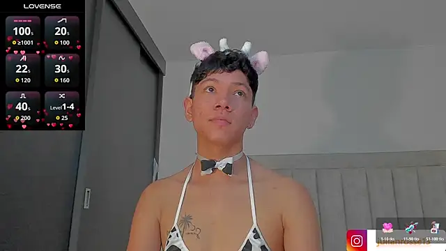JulianRose 1 online show from May 7, 2026, 12:43 pm