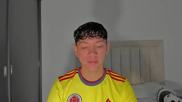 JulianRose 1 online show from June 23, 2026, 12:03 pm