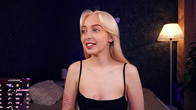 GIoria cute online show from January 24, 2025, 6:25 pm