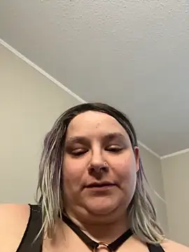 kitten0760 online show from May 8, 2026, 9:53 pm
