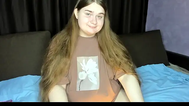 Snapshot of Aushpana chatting on November 3, 2025, 10:27 am Aushpana online show from November 3, 2025, 10:27 am