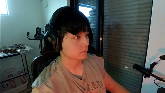 Tkcqcc online show from May 4, 2026, 5:36 am
