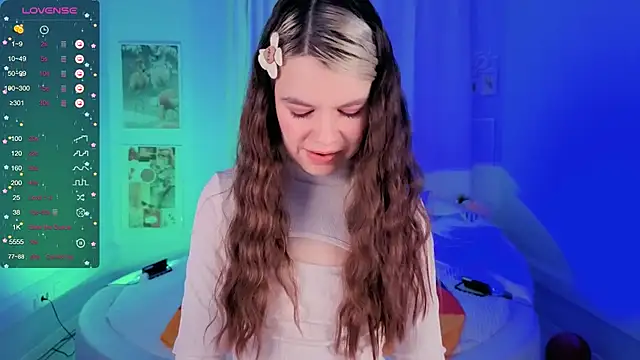 Snapshot of Lil_Amelie chatting on September 20, 2025, 1:56 pm Lil Amelie online show from September 20, 2025, 1:56 pm