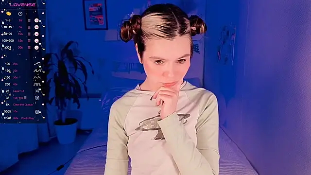 Snapshot of Lil_Amelie chatting on September 28, 2025, 2:55 pm Lil Amelie online show from September 28, 2025, 2:55 pm