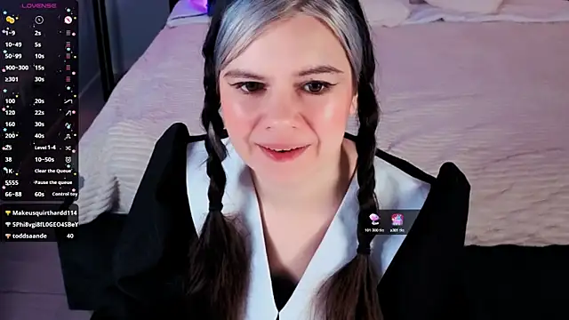 Snapshot of Lil_Amelie chatting on October 7, 2025, 7:49 am Lil Amelie online show from October 7, 2025, 7:49 am