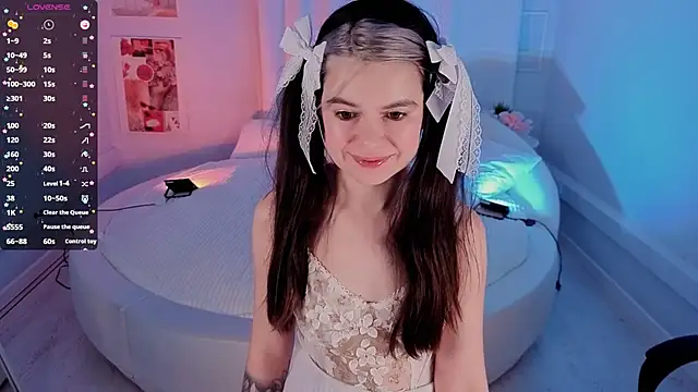 Snapshot of Lil_Amelie chatting on October 11, 2025, 7:29 am Lil Amelie online show from October 11, 2025, 7:29 am