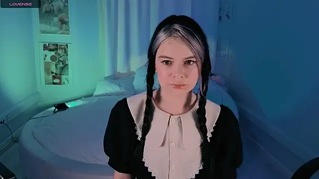 Snapshot of Lil_Amelie chatting on October 14, 2025, 7:31 am Lil Amelie online show from October 14, 2025, 7:31 am