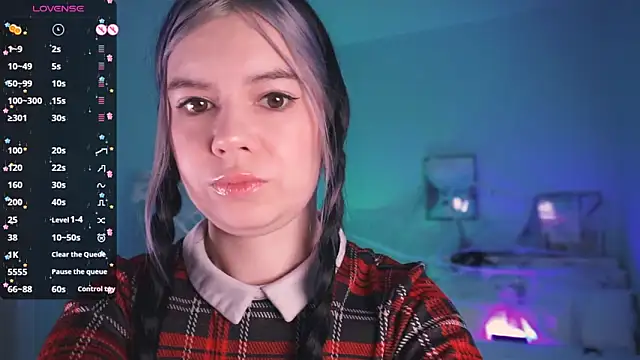 Snapshot of Lil_Amelie chatting on October 16, 2025, 8:15 am Lil Amelie online show from October 16, 2025, 8:15 am