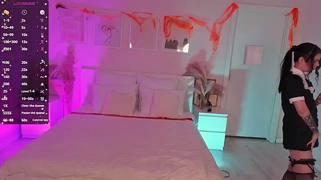 Lil Amelie online show from November 7, 2025, 9:42 am