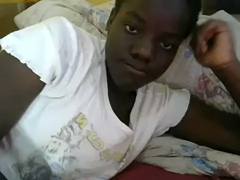 Snapshot of Sweet_chico2 chatting on December 8, 2024, 1:14 pm Sweet chico2 online show from December 8, 2024, 1:14 pm