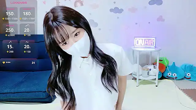 Snapshot of _Iroha_99 chatting on October 9, 2025, 1:47 am Iroha 99 online show from October 9, 2025, 1:47 am