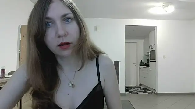 JasmineGlamour online show from May 3, 2026, 7:09 pm