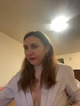 JasmineGlamour online show from June 13, 2026, 9:24 pm