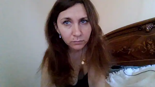 JasmineGlamour online show from June 24, 2026, 2:16 pm