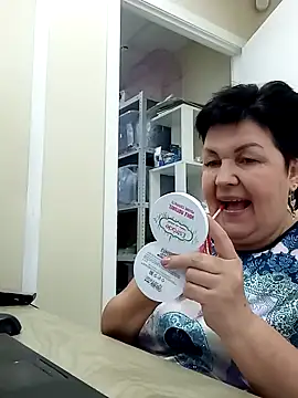 FantasyMichelle online show from December 18, 2024, 11:34 am