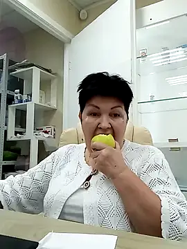 FantasyMichelle online show from December 30, 2024, 10:43 am