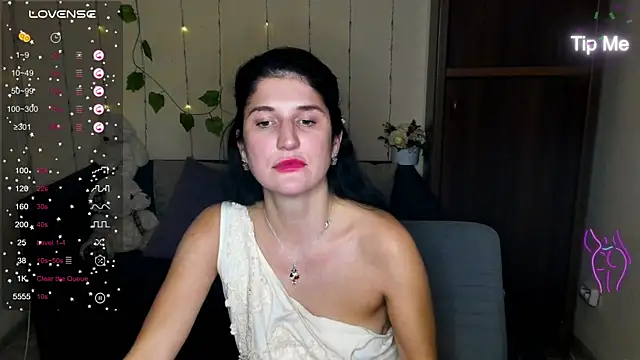 Alianna Solo Kisses online show from January 11, 2025, 6:01 pm