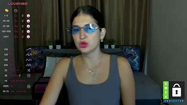 Snapshot of Alianna_Solo_Kisses chatting on September 23, 2025, 5:32 am Alianna Solo Kisses online show from September 23, 2025, 5:32 am