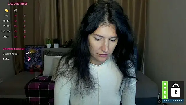 Snapshot of Alianna_Solo_Kisses chatting on September 28, 2025, 5:24 am Alianna Solo Kisses online show from September 28, 2025, 5:24 am