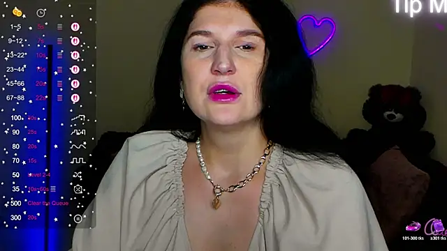 Alianna Solo Kisses online show from June 5, 2026, 10:43 am