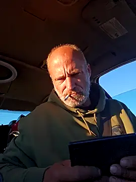 Stickybros2u online show from December 5, 2024, 3:06 pm