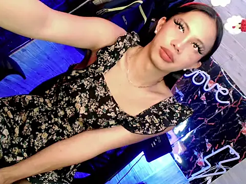 Snapshot of whiteladyboy chatting on December 19, 2025, 12:12 pm whiteladyboy online show from December 19, 2025, 12:12 pm