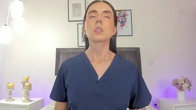 helen mooree online show from June 11, 2026, 12:47 pm