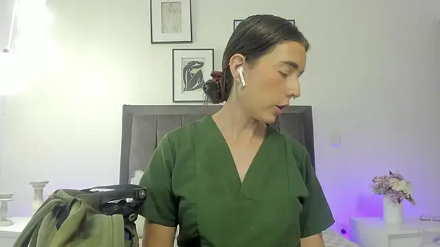 helen mooree online show from July 17, 2026, 1:18 pm