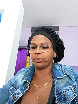 Snapshot of Melanie_candy_ chatting on March 18, 2025, 7:20 pm Melanie candy online show from March 18, 2025, 7:20 pm