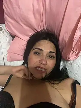 Snapshot of paolagomez_ chatting on January 12, 2025, 11:47 pm paolagomez online show from January 12, 2025, 11:47 pm