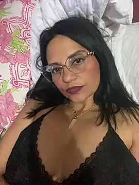 Snapshot of paolagomez_ chatting on February 5, 2025, 6:46 am paolagomez online show from February 5, 2025, 6:46 am