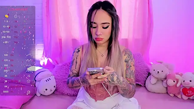 pink quarz online show from March 19, 2025, 8:54 pm