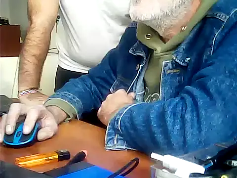 Snapshot of zormen355 chatting on October 15, 2025, 9:42 am zormen355 online show from October 15, 2025, 9:42 am