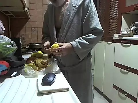 Snapshot of zormen355 chatting on December 21, 2025, 5:53 pm zormen355 online show from December 21, 2025, 5:53 pm