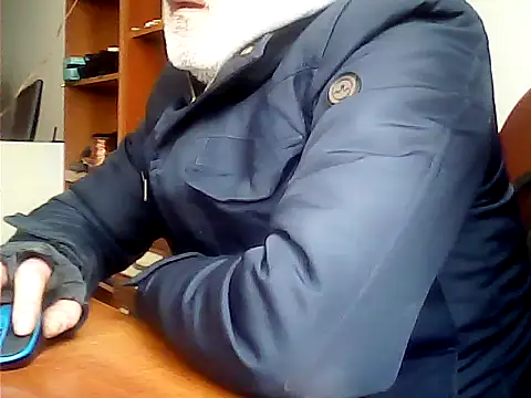 Snapshot of zormen355 chatting on January 7, 2026, 10:29 am zormen355 online show from January 7, 2026, 10:29 am