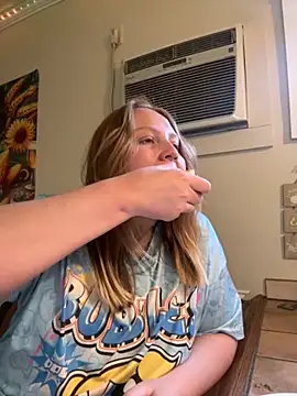 Snapshot of PhatAssBlond chatting on September 26, 2025, 7:29 pm PhatAssBlond online show from September 26, 2025, 7:29 pm